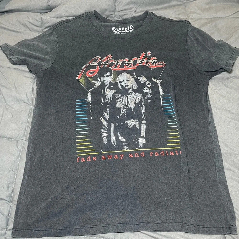 Blondie Women’s Short Sleeve Graphic T-Shirt - Picture 2 of 5